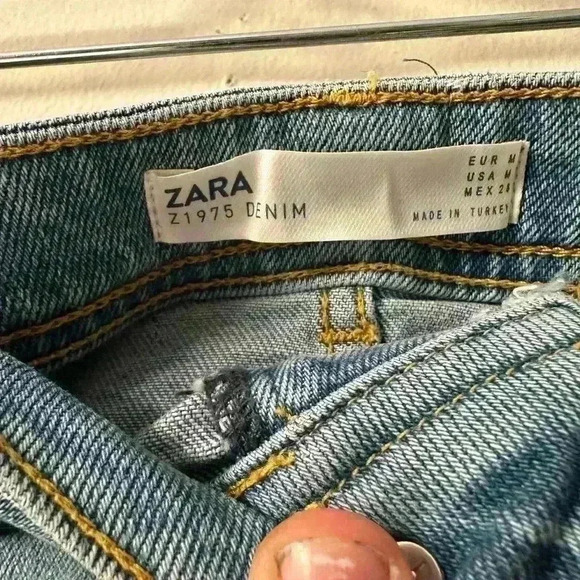 Zara Denim Jean Mini Skirt Medium Pockets Red Silver Stripes Raw Hem SZ 26/28 - Picture 5 of 6